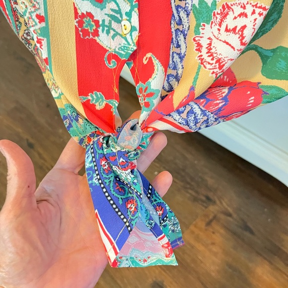 Umgee USA tie front top - Picture 4 of 5